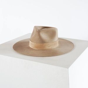 Beautiful Brand New Stiffened Wool Hat (Neutral Tan Color)